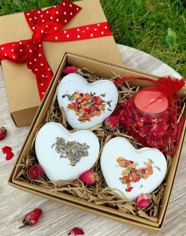 heart bath bomb gift box