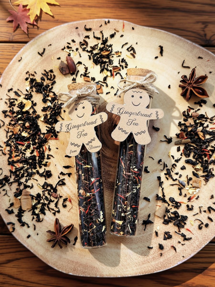 Festive Tea Blend Favour Vial 3 gingerbread tea glass favours