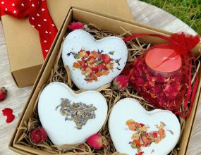 heart bath bomb gift box
